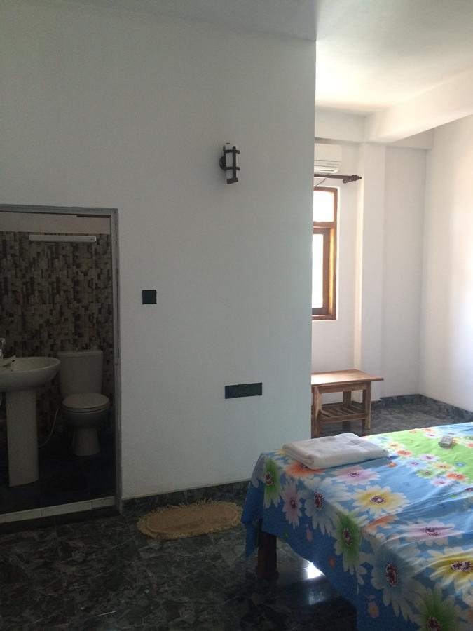 Hotel Athina & Restaurant Chilaw Ngoại thất bức ảnh
